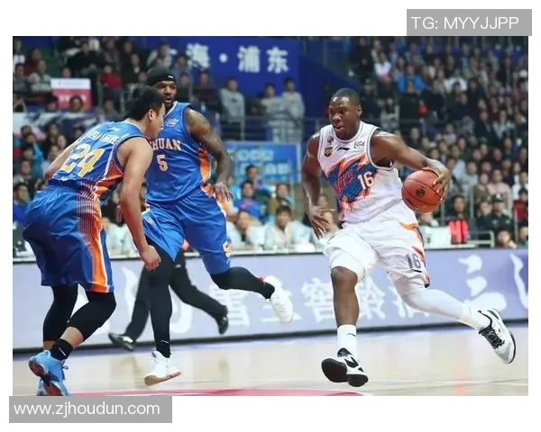 武汉篮球队以94分领跑总决赛积分榜展现强劲实力