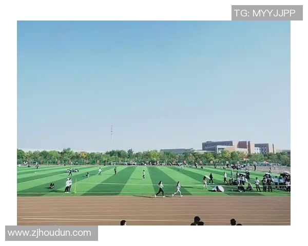 杨芳专访:从绿茵场到人生舞台的足球旅程回顾与展望 杨芳专访:从绿茵场到人生舞台的足球旅程回顾与展望