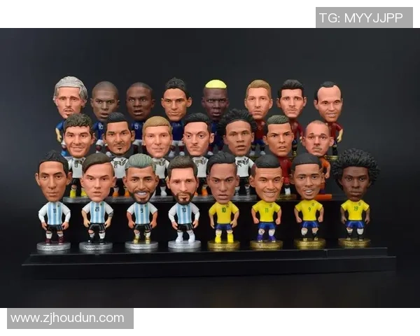 足球明星手办精美展示图集尽显球场风采与艺术魅力